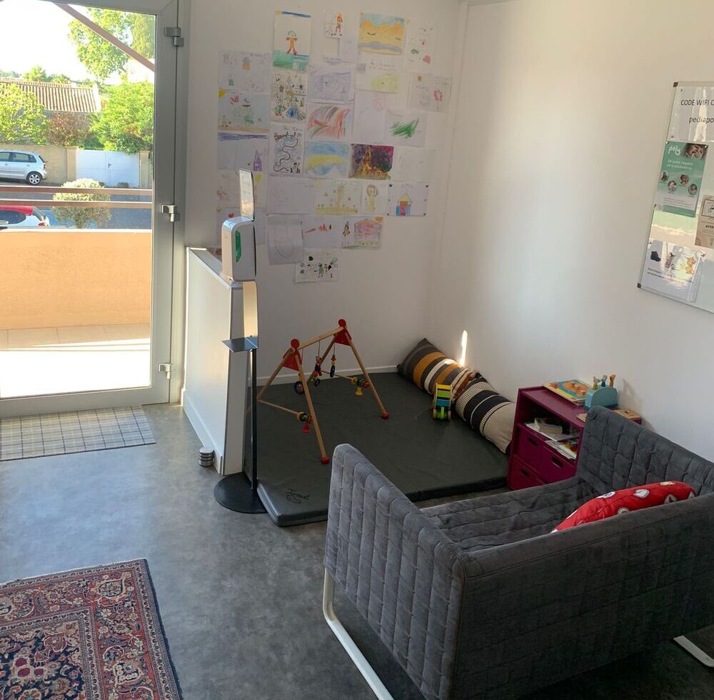 salle-attente-cabinet-kinésitérapeute-pediatrique